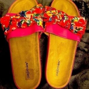 Comfortview Slides NWT SIZE 11